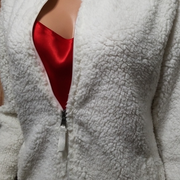 ✨Last Call✨Shepra Cozy White Jacket Size Medium - Picture 2 of 5